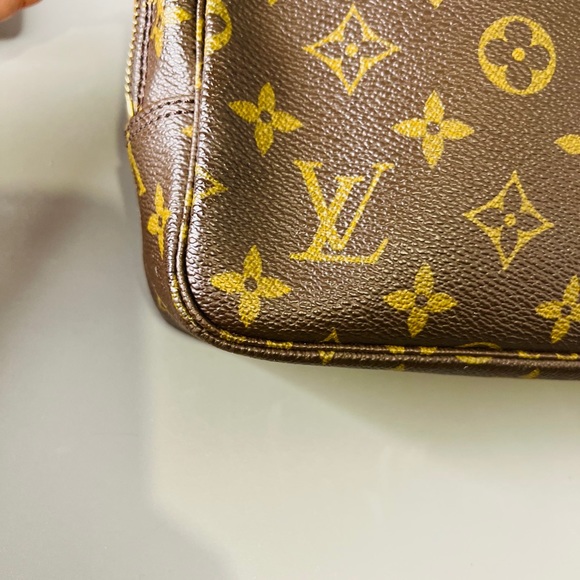 Toiletry 23 make up pouch ✔️Sold - Picture 10 of 16